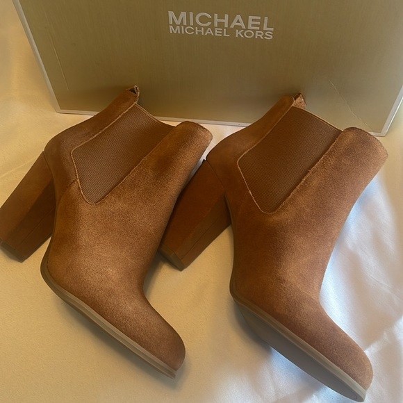 Michael Kors Womens
Suede Boots Sz US 8.5 - Picture 6 of 13